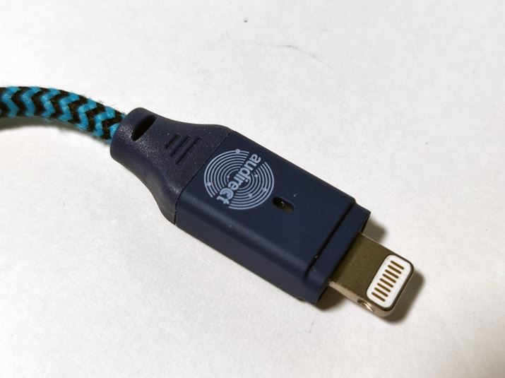 ʐ^Lightningf̂́BUSB Type-CfCAbvĂ