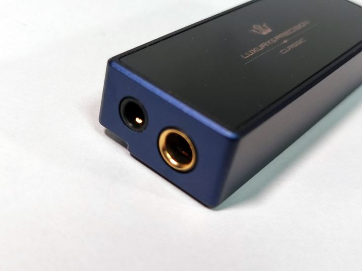 wbhzo͂́A3.5mm4.4mmoX2n