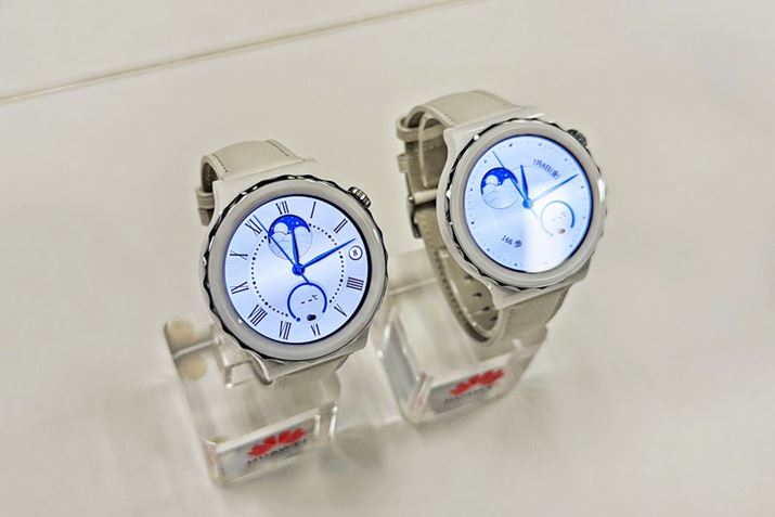 x[Xɂ43mmf́AfUCi[YEHb`̂悤Ȃ܂BȂȂAق̃X}[gEHb`ł͌ȂfUC