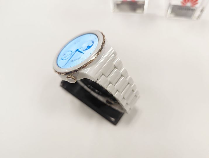 uGKgfṽimZ~bNoh́A₪AȌځBP[X͂ɃS[hĂ̂AfUC̃|Cg