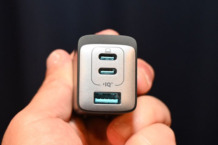 o͒[qUSB Type-C×2USB Type-A×1B737 Charger (GaNPrime 120W)v́AUSB Type-C̒P|[gōő100W܂ŏo͉\