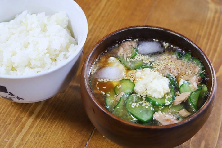 ʂɃXCXLÉA̐HוȂbň݂̒ɏ܂BH~sUɂʑ