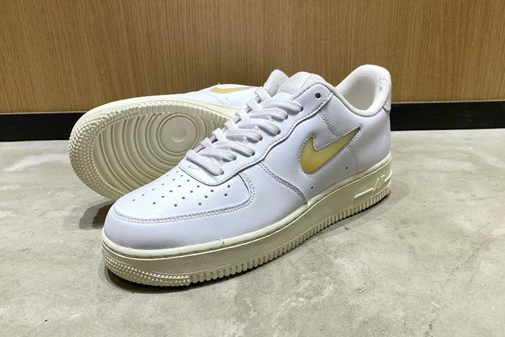 uiCL GA tH[X 1 '07 LXviiԁFDC8894-100jBuAfBtB[ebhvł̔̔íA14,300~iōj