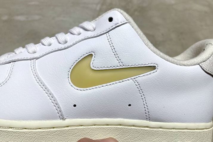 TCh́uWGXEbVv́A܂ŌoNωőސF悤ȐFăZNg