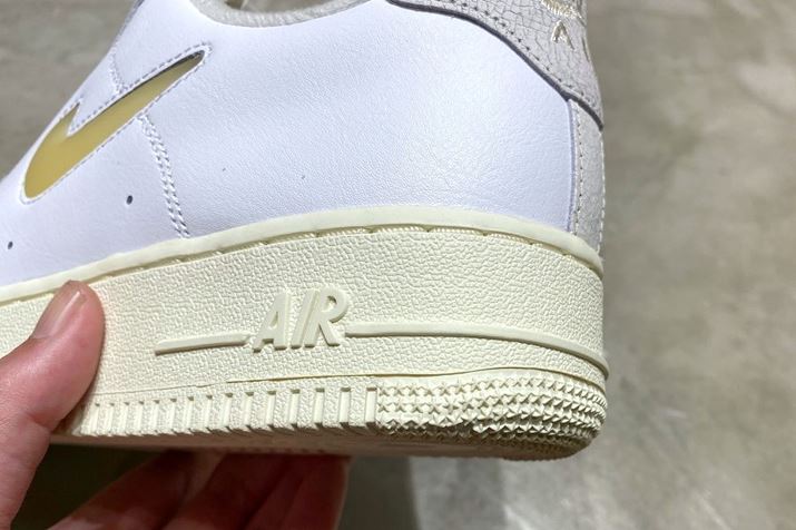 ~bh\[́A኱΂񂾐FBAbp[Ƃ̃RgXgڂ܂