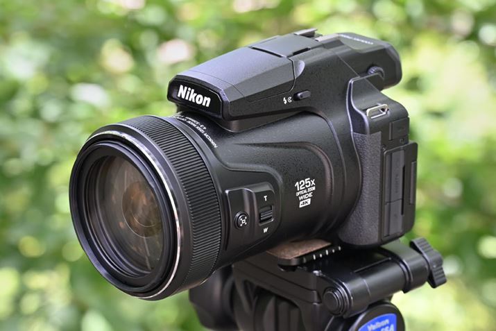 傫߂̃{fBɌw125{Y[Yi35mmZ̏œ_24`3000mmjuCOOLPIX P1000v