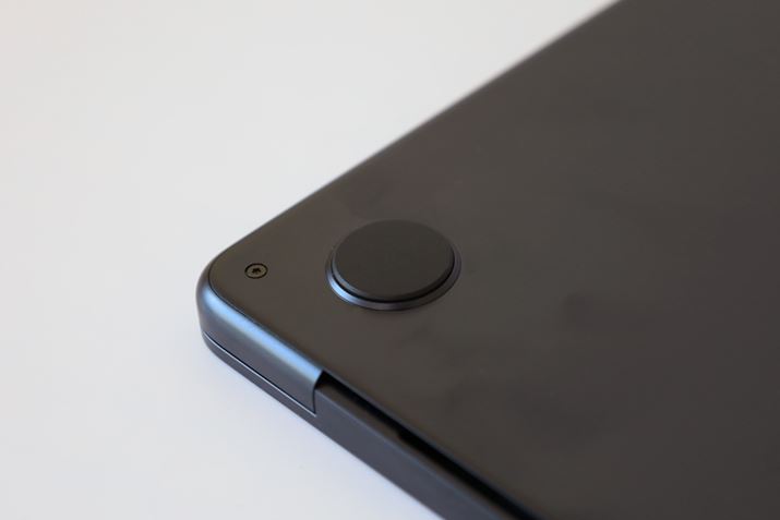 S14C`/16C`MacBook Prô悤ȃfUCł