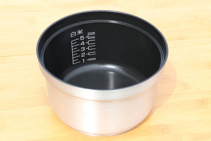 ъ̓A~_CLXgB͏łtɂ悤tbfH{Ă܂