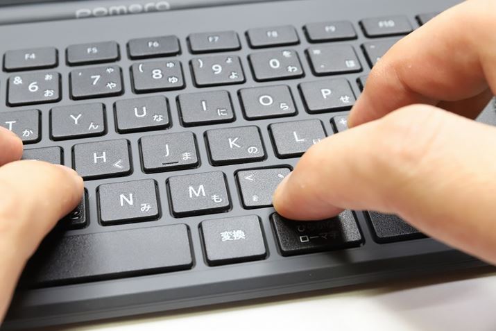 킸ɃJ`J`āAÉȂVL[{[h