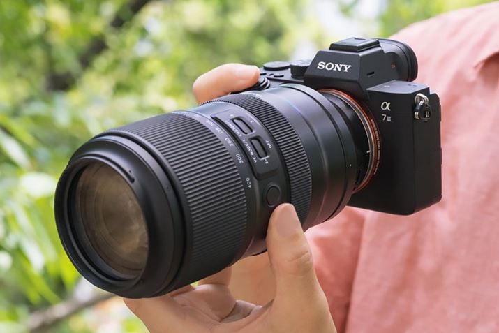 ]Y[Yu50-400mm F/4.5-6.3 Di III VC VXDv̎@iJ{fB́u7 IIIvjB\2022NH