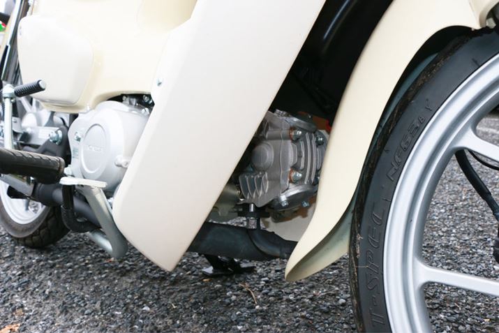 X[p[JuV[Y̓ł郌bOV[hɉBꂽGẂAڂŐVȂƂ͂킩Â炢A݌v傫قȂĂ