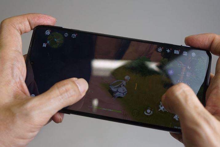 傫߂ȃ{fBx[ɗ]TĂ邽߁A葤ʂɐG邱Ƃ͏Ȃ