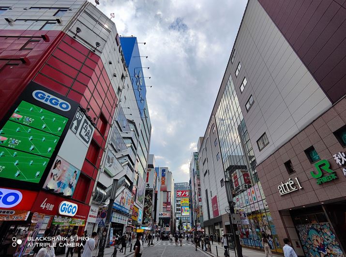 ܓV̊XBeBӕɃmCY邪Äۂɋ߂G肾Bꂾ̉掿Ώ\Ƃl͏ȂȂ낤Beʐ^i4000×3000A1.84MBj