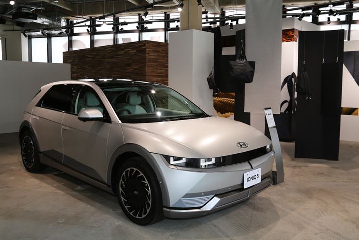 uACIjbN5v́AWWFbgEWEWA[ɂ1974N^́u|j[RZvgvI}[WAIȃfUC̗pĂ