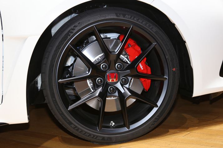 o[X\̗pꂽ}bgubN19C`A~zC[