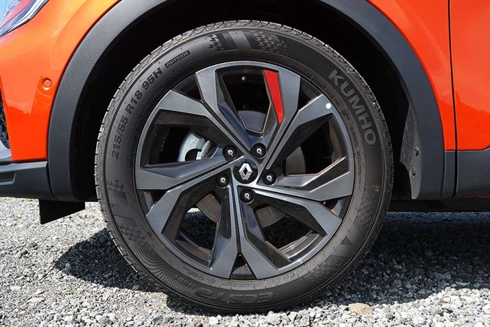 ^CTCY215/55R18BSUV炵GA{[̖L܂AR[iOŗȂ邱Ƃ͂܂