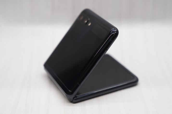 {TXuGalaxy Z Flip SCV47vi256GBA~[ubNAauŁjBQIł̔̔i43,780~iōj