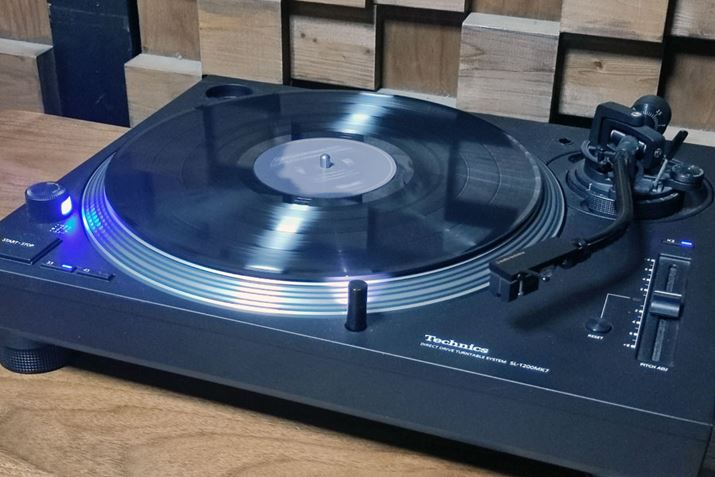 AiOR[h̐lCĔRBɎ҂̊ԂŐlC܂ĂƂ