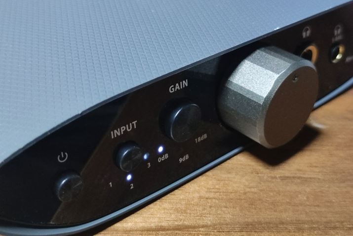 QC؂ւAiFi audioƎ́uXBassvuXSpacev