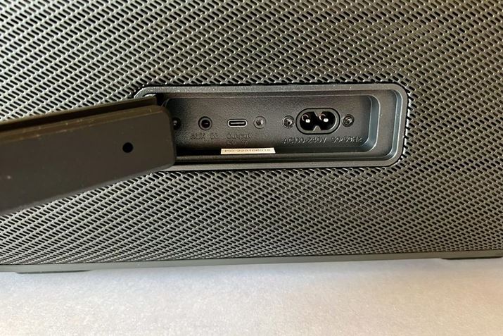 wʂɂAUX IN̂قő1A̋dɑΉUSB Type-C|[g𑕔AX}[gtHȂǂ[dł