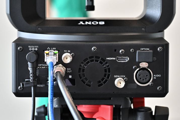 HDMI Type AóASDIóiBNC[qjAMóÁiXLR^Cv5sjȂǖLxȃC^[tFCX𓋍