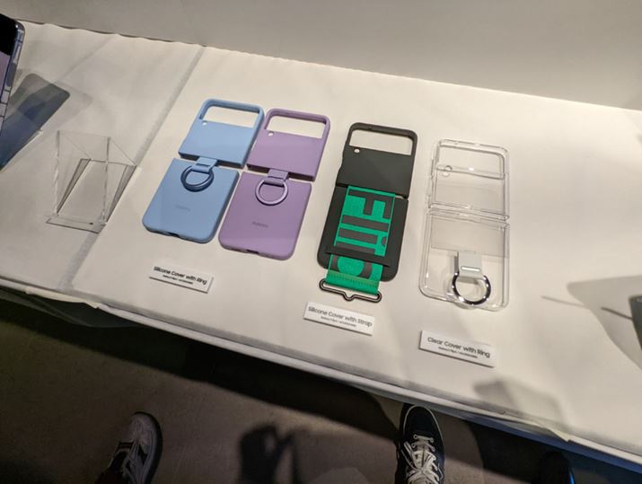 uGalaxy Z Flip4v̐pP[X