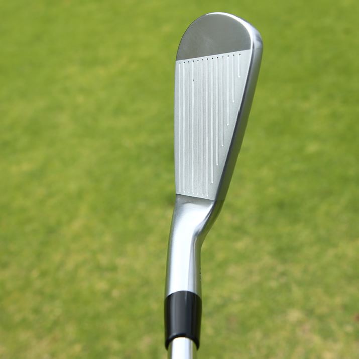 222CB+ƔׂĂЂƉ菬ԂȃwbhTCYBu[hȂĂAV[vĂ܂