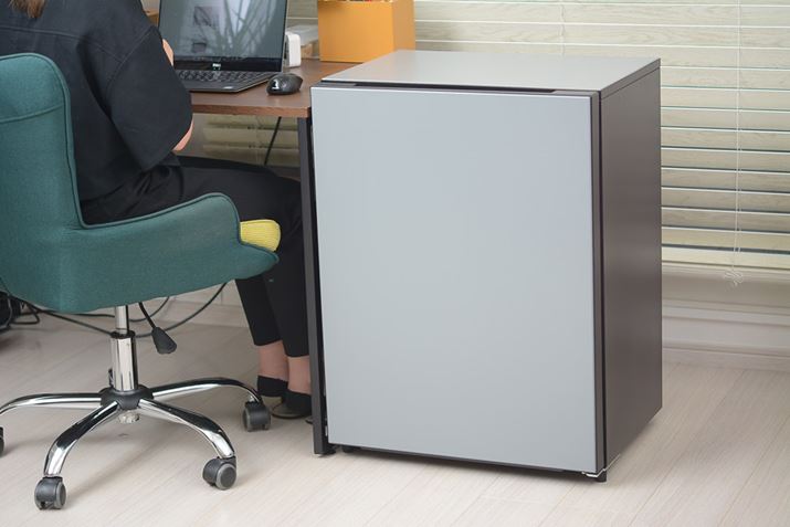 M҂̃fXNɐݒuBʓIȉƋTCYƂ̐lĐ݌vƂāAItBXŎgĂfXNƍ炢ł