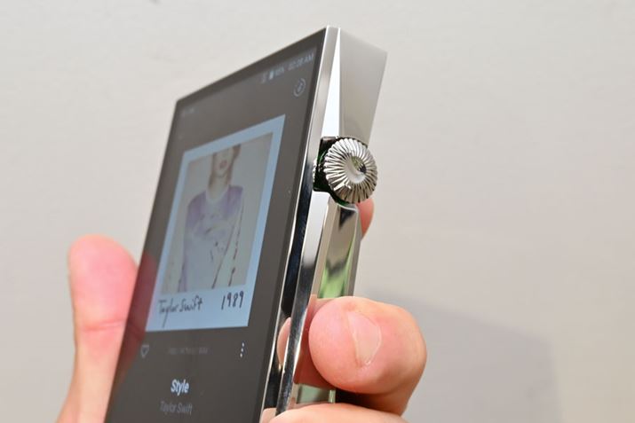 ʂɑʉHȂǁAƂĂOWA[ȃfUC