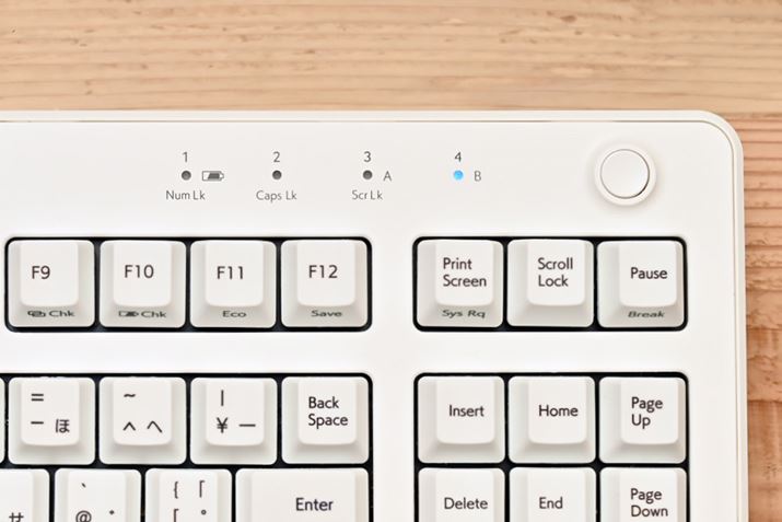 Bluetooth̐ڑAPC̐ݒȂǂ́AڑEݒ葀쎞ɁAL[{[hELEDCWP[^[ŊmFł