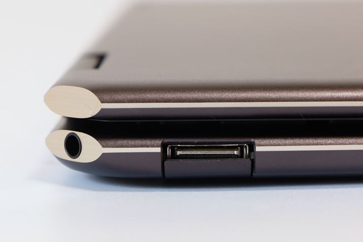 ̊pɓڂꂽ}CN/wbhzo̓|[gBUSB 3.1|[g͎[