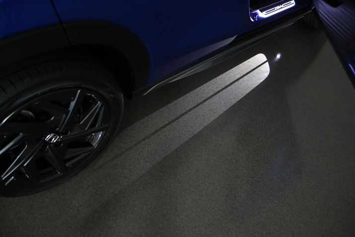 2{̒AhA𖾂邭Ƃ炵ĂuphCgv[uZR-VvANZT[ԁuPremium Stylev]