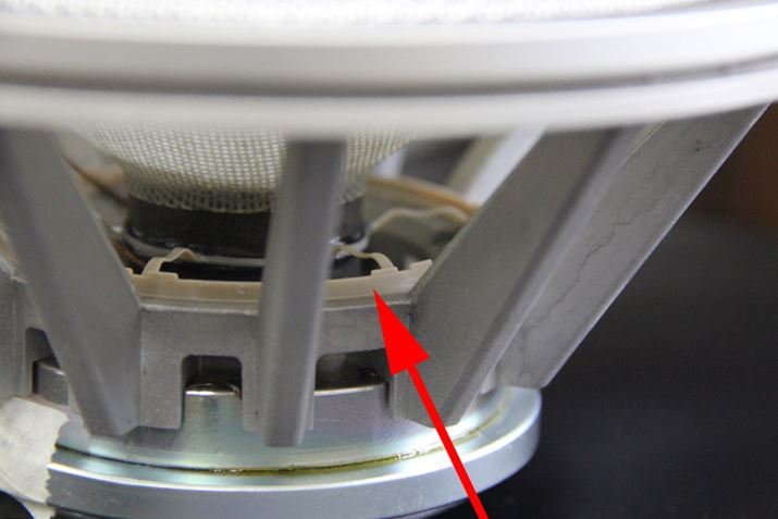 ̕ۂɃjbgɑgݍ܂ꂽuoCI~eBbNETXyVvBڒ܂ł̌Œ肪A܂͂ߍ킹邱ƂőΏĂƂ