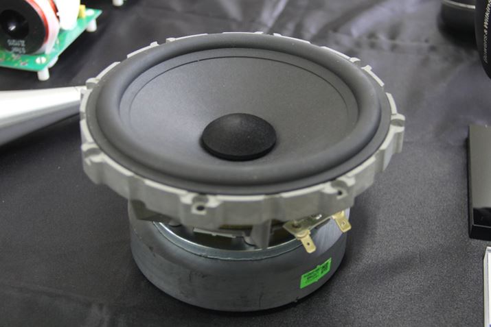 E[n[jbg͂قڏ]ǂBEh`̃LrlbgɃtBbg邽߁AtɂȂ