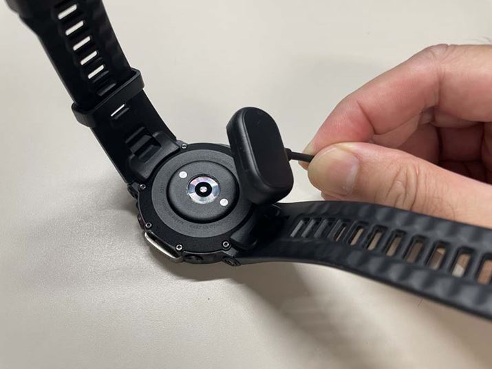 [d̓}Olbg̐p[dgp܂Bwʂɂ͐SZT[ڂĂAŉ^̐ŜقA̐SAċzȂǂvł܂