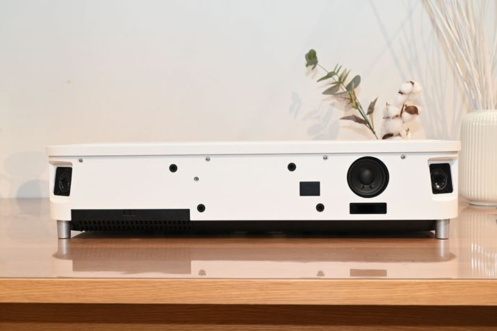 tgO̓ɂ́A}n2.1chXs[J[i5W×2A10WE[n[×1j𓋍