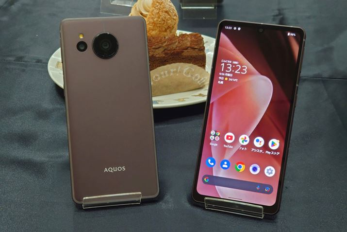 fBXvC͖6.4C`BuAQUOS sense7v͑傫A߂̃X}[gtHƂĂ͓ʂɑ傫ȕނł͂Ȃ