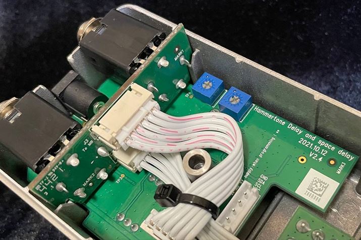 ̃g|bg𐸖hCo[ŉ񂵂ĒBIȊpɂ