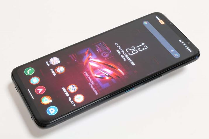 {r[Lł́ASoCɁuSnapdragon 8+ Gen 1v̗pA[16GBAXg[Weʂ512GB𓋍ڂuROG6-BK16R512vpĂ܂