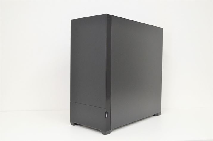 S̓Iɂقڕʂō\ꂽuPop XL Silent Solid FD-C-POS1X-01vBSʂ̍TChɐ݂ꂽzCTڂŁAVvVeBOǋyĂ