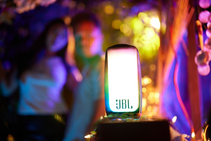 ]iɁghAuJBL PULSE 5v