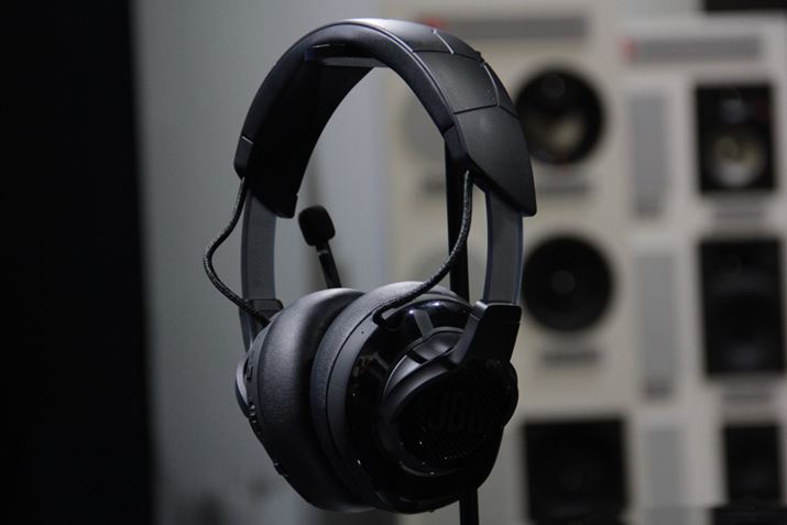 CES2022łIڂꂽQ[~OwbhzJBLuQuantum 910 WirelessvQlW