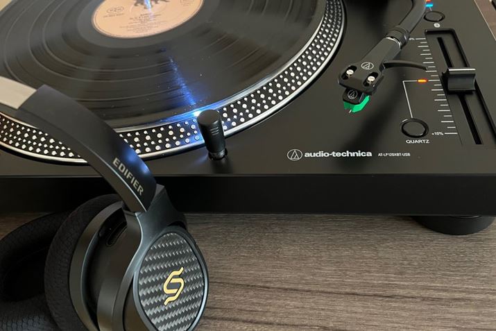 ʐUhCo[ςEDIFIER̃CXwbhzuSTAX SPIRIT S3vƂ̑gݍ킹Ŏ{