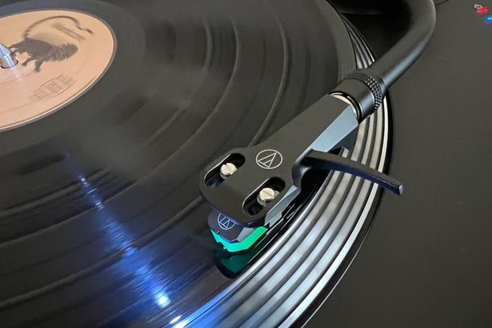 uAT-LP120XBT-USBv͂Ȃɂ"傤ǂ"^[e[u