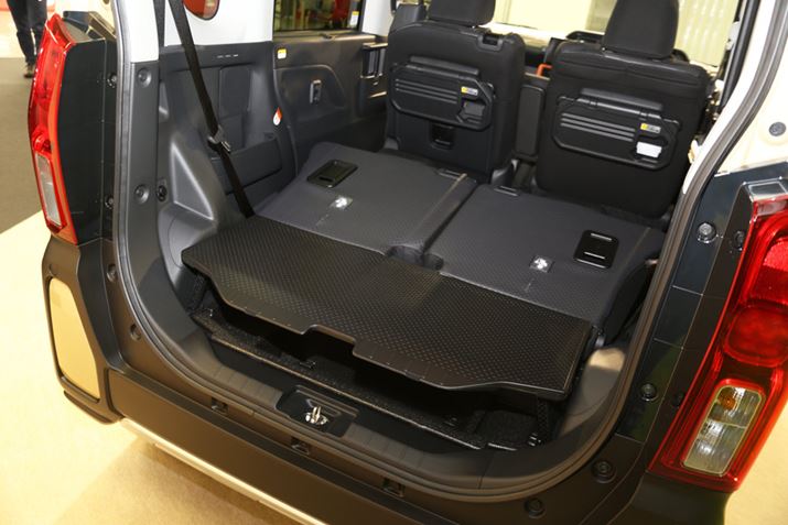 fbL{[h̉ɂו邱ƂłA㉺2i̎[Xy[XƂĂpł