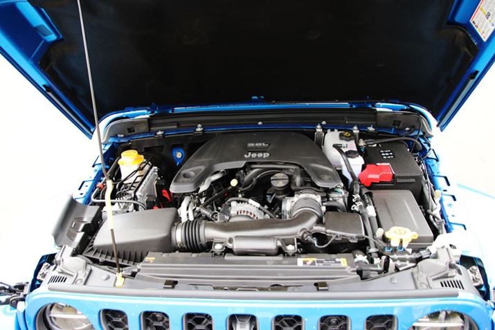 uOfBG[^[ rRvɓڂGẂA3.6b^[V^6CK\GWŁAōo209kWi284psj/6,400rpmAőgN347Nmi35.4kgEmj/4,700rpmƍ]^̃GW