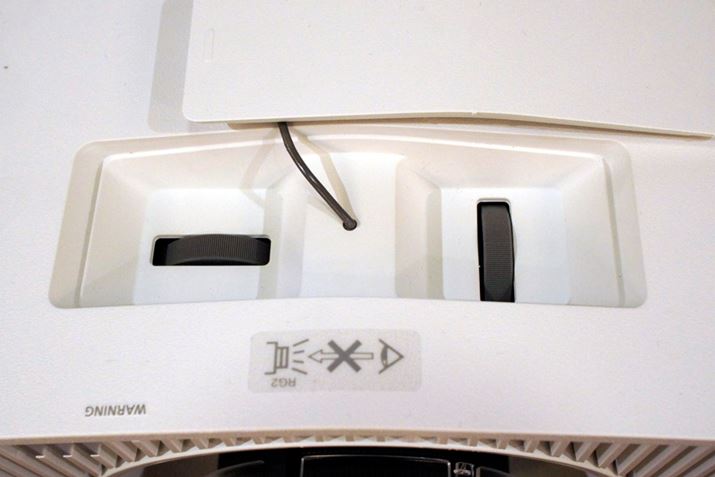 uVPL-XW5000v̓VʂɂAYVtg̒p_C