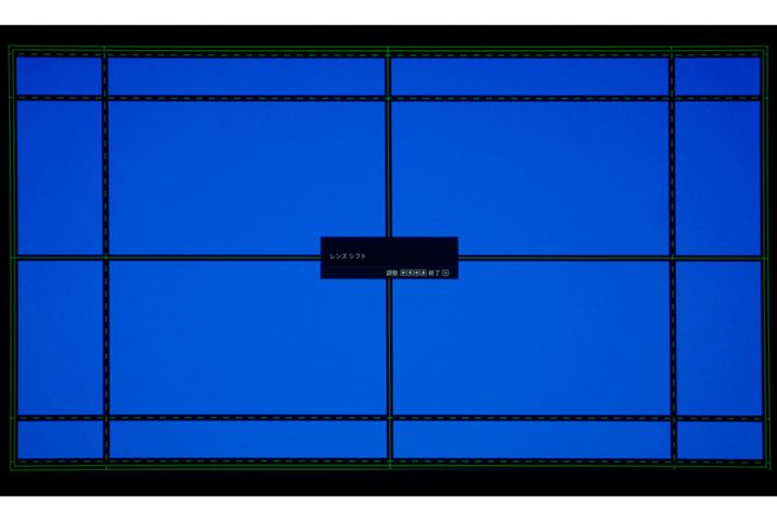 YY[/tH[JX/Vtg̒ɕ\钲pʁB𑜓x3,840×2,160ƂȂ߁A]fƂ̓ObhقȂ