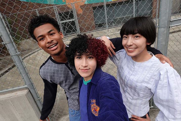 œ_20mmȂA莝ł̎B莞ɂAl𓯎Ɏ߂