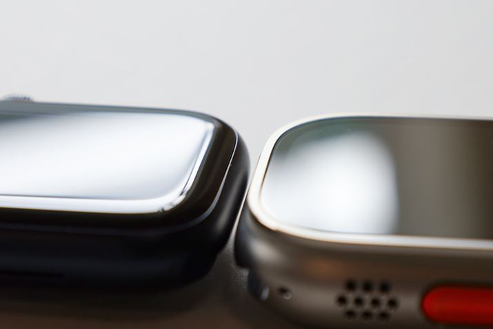 uApple Watch Series 8vi45mmjAEuApple Watch Ultravi49mmjBGbW̃fUCႤ̂킩܂BuApple Watch Ultrav́utbgTt@CANX^vƂʂAȃTt@CANX^̗pĂ̂ŁAƈۂႢ܂